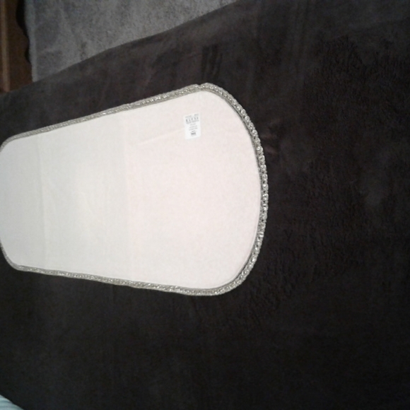 Table Runner - Picture 2 of 5